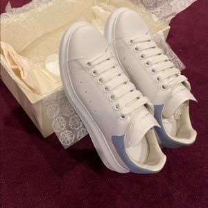 Alexander McQueen sneakers, sz 40 wm, white/powder blue.